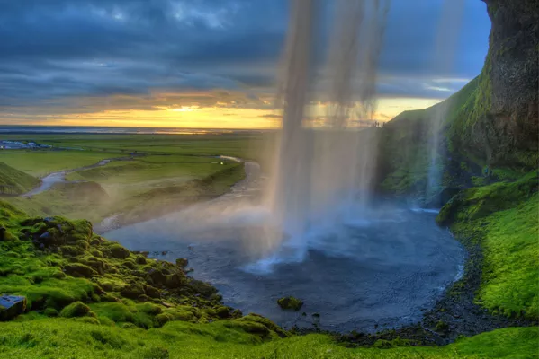 Thác Seljalandsfoss ở miền nam Iceland Thác Seljalandsfoss ở miền nam Iceland - Sputnik Việt Nam