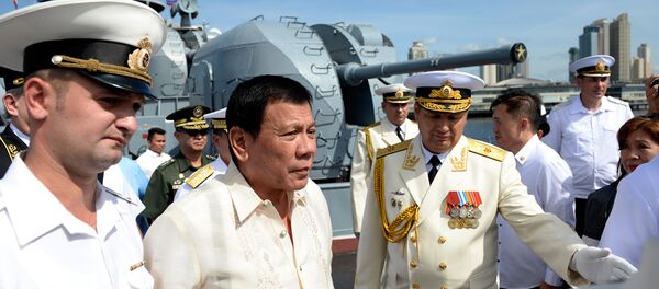 Tổng thống Philippines Rodrigo Duterte đã tới thăm tàu chống ngầm lớn Đô đốc Tributs của Hải quân Nga - Sputnik Việt Nam