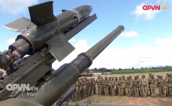 Tên lửa chống tăng 9M14 Malyutka (AT-3 Sagger) lắp trên xe chiến đấu bộ binh BMP-1 Tên lửa chống tăng 9M14 Malyutka (AT-3 Sagger) lắp trên xe chiến đấu bộ binh BMP-1 - Sputnik Việt Nam