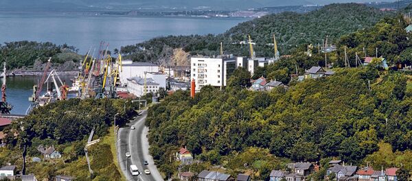 Quang cảnh thành phố Petropavlovsk-Kamchatsky, tọa lạc trên bờ vịnh Avachinsk - Thái Bình Dương - Sputnik Việt Nam