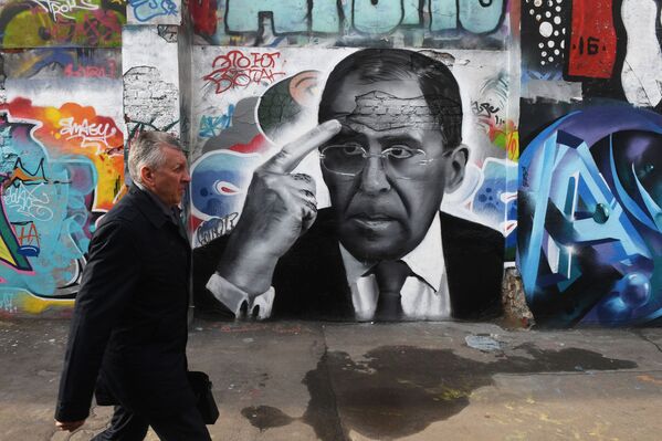 Moskva. Graffiti chân dung Ngoại trưởng Nga Sergey Lavrov. - Sputnik Việt Nam