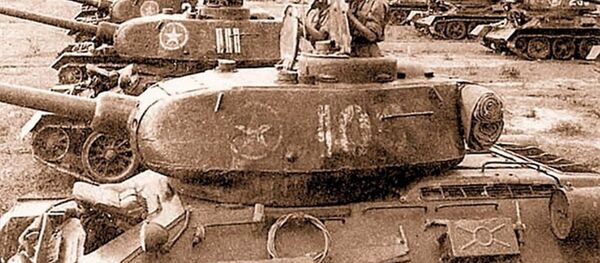 Xe tăng T-34 của Binh chủng Tăng - Thiết giáp. - Sputnik Việt Nam