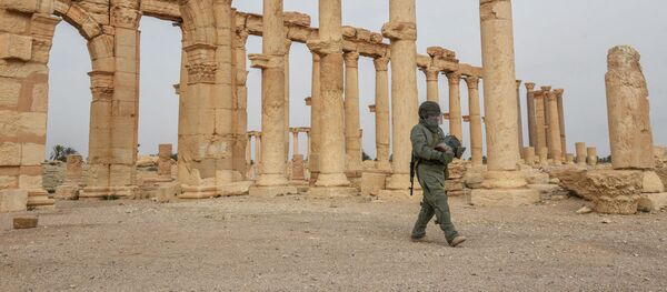 Lính đặc công  trong thành phố lịch sử. - Sputnik Việt Nam