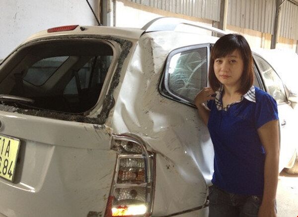 Sau tai nạn, chiếc xe bị hư hỏng nặng. Sau tai nạn, chiếc xe bị hư hỏng nặng. - Sputnik Việt Nam