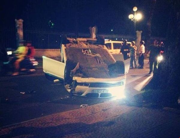 Hoàng Yến lái xe gây tai nạn nghiêm trọng Hoàng Yến lái xe gây tai nạn nghiêm trọng - Sputnik Việt Nam