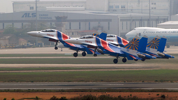 Su-30SM rời Nội Bài - Sputnik Việt Nam