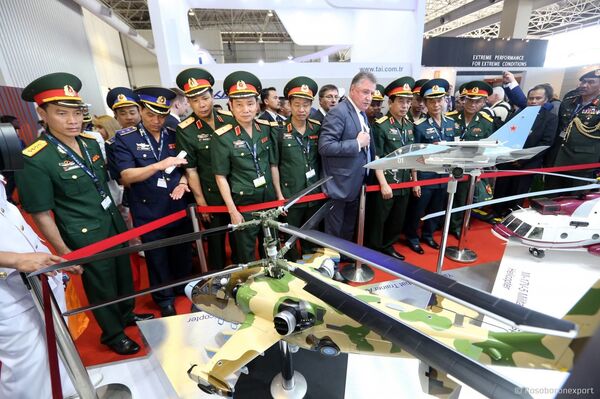 Đoàn đại biểu Bộ Quốc phòng Việt Nam tại Triển lãm LIMA 2017. - Sputnik Việt Nam
