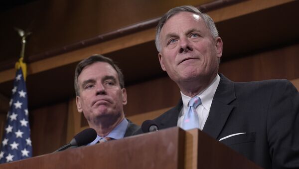 Richard Burr và Mark Warner - Sputnik Việt Nam