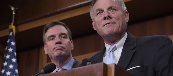 Richard Burr và Mark Warner Richard Burr và Mark Warner - Sputnik Việt Nam