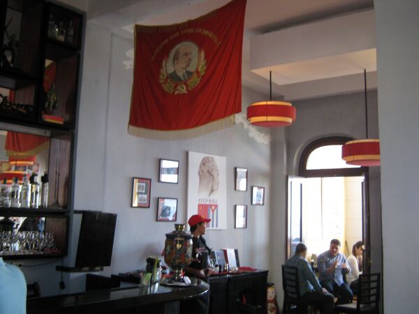 Nhà hàng Xô-viết “Nazdarovie” Nhà hàng Xô-viết “Nazdarovie” - Sputnik Việt Nam