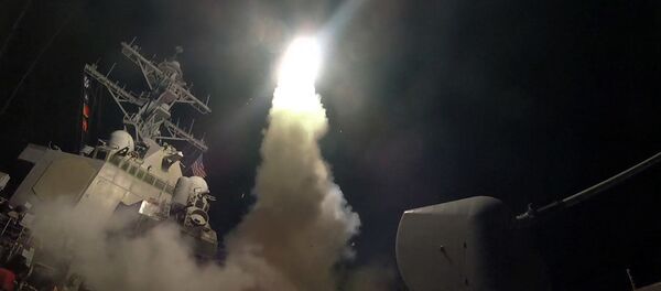 Mỹ tấn công căn cứ quân đội Syria bằng 50 tên lửa Tomahawk - Sputnik Việt Nam