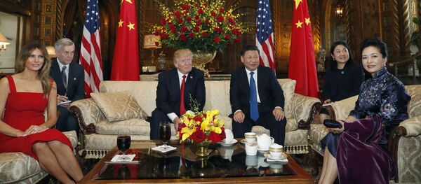 Tổng thống Hoa Kỳ Donald Trump với Chủ tịch Cộng hoà Nhân dân Trung Hoa Tập Cận Bình - Sputnik Việt Nam