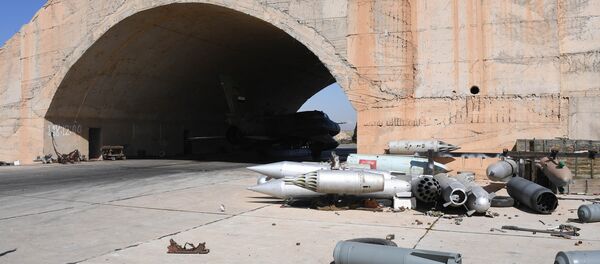 Mỹ tấn công căn cứ quân đội Syria Mỹ tấn công căn cứ quân đội Syria - Sputnik Việt Nam