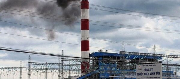 Nhà máy nhiệt điện Vĩnh Tân 2 (do nhà đầu tư Trung Quốc thực hiện) từ khi vận hành đã gây phát tán bụi, ảnh hưởng đến môi trường xung quanh. - Sputnik Việt Nam