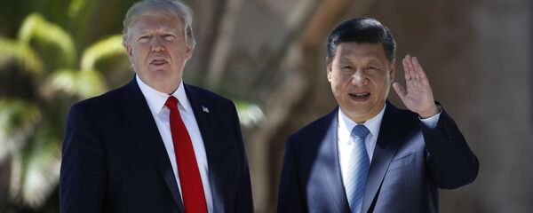 Chủ tịch Trung Quốc Tập Cận Bình  với Tổng thống Mỹ Donald Trump - Sputnik Việt Nam