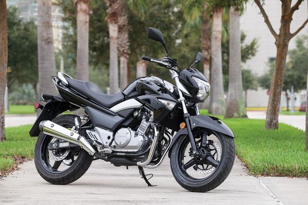 Suzuki GW250 - Sputnik Việt Nam