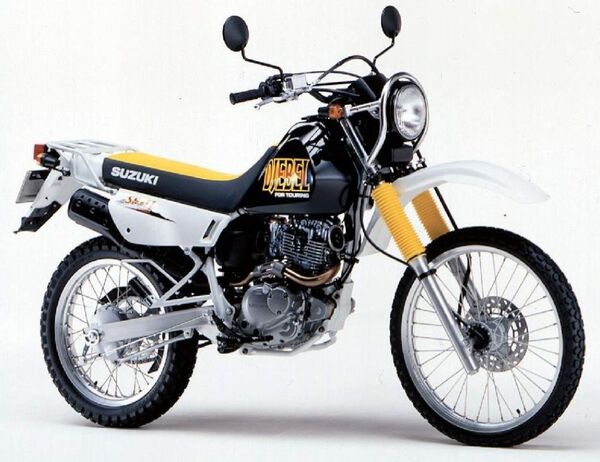 Suzuki DR 200 - Sputnik Việt Nam
