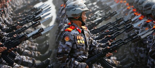 Военный парад, посвященный 105-летию со дня рождения Ким Ир Сена в Пхеньяне, Северная Корея Военный парад, посвященный 105-летию со дня рождения Ким Ир Сена в Пхеньяне, Северная Корея - Sputnik Việt Nam