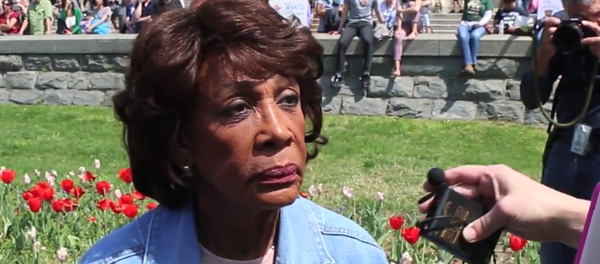 Nữ nghị sĩ Waters: “Putin và Trump thực ra rất khăng khít” Nữ nghị sĩ Waters: “Putin và Trump thực ra rất khăng khít” - Sputnik Việt Nam