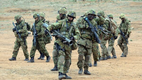 Soldiers from the Japan Ground Self-Defense Force's Western Army Infantry Regiment - Sputnik Việt Nam