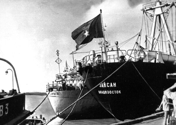 Cảng Hải Phòng, tàu Liên Xô, bom Mỹ - Sputnik Việt Nam