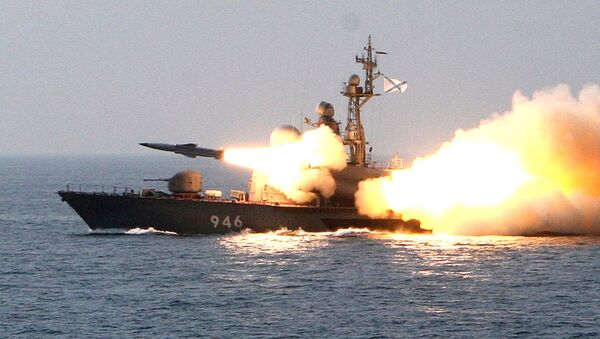 A Moskit supersonic anti-ship missile is launched from a missile boat during a training exercise for guard missile boats and artillery exercises held in the Sea of Japan. - Sputnik Việt Nam