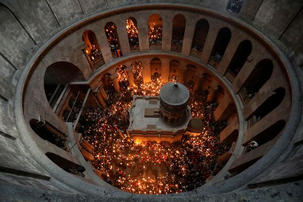 Jerusalem. Đón chờ  Lửa Thiêng  tại Mộ Chúa. - Sputnik Việt Nam