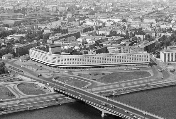 Liên Xô năm 1985 và nước Nga năm 2017 qua con mắt một người Mỹ Liên Xô năm 1985 và nước Nga năm 2017 qua con mắt một người Mỹ - Sputnik Việt Nam