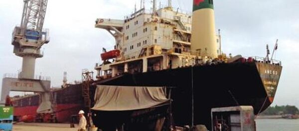 Nhiều cảnh báo ô nhiễm từ nguồn sắt thép phế liệu. - Sputnik Việt Nam