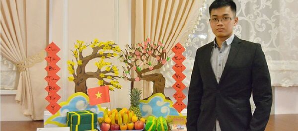 Tân Xứ chụp ảnh lưu niệm trong bữa tiệc mừng Tết Nguyên đán ở Nga Tân Xứ chụp ảnh lưu niệm trong bữa tiệc mừng Tết Nguyên đán ở Nga - Sputnik Việt Nam