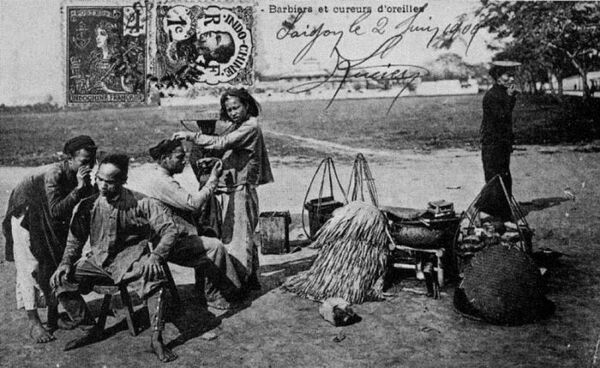 Thợ cắt tóc của làng Kim Liên xưa. - Sputnik Việt Nam