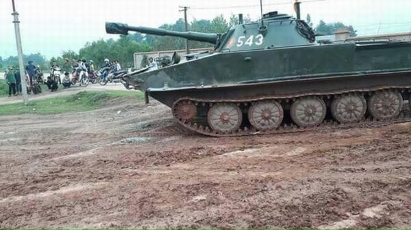 Chiếc xe tăng mang số hiệu 543.  - Sputnik Việt Nam