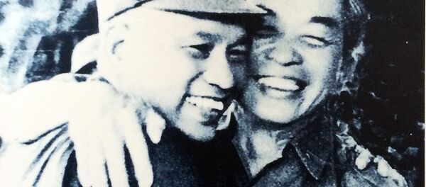 Đại tướng Võ Nguyên Giáp và Đại tướng Văn Tiến Dũng gặp lại nhau sau giải phóng Sài Gòn, ngày 5.5.1975 - Sputnik Việt Nam