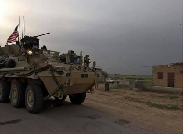 Mỹ triển khai quân và xe bọc thép trên biên giới Thổ Nhĩ Kỳ-Syria - Sputnik Việt Nam