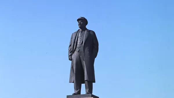 Памятник В. И. Ленину в Чебоксарах - Sputnik Việt Nam