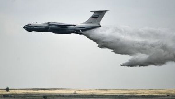 Máy bay IL-76 trong buổi biểu diễn giai đoạn Nga của cuộc thi quốc tế Aviadarts-2015 ở Voronezh - Sputnik Việt Nam