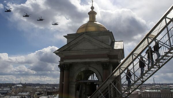 Các trực thăng tấn công Ka-52 Alligator trong lễ duyệt binh ở St Petersburg - Sputnik Việt Nam