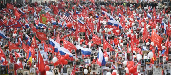 9 tháng Năm. Diễu hành “Trung đoàn Bất tử” tại Matxcơva. - Sputnik Việt Nam