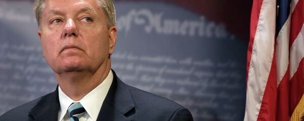 Thượng nghị sĩ Cộng hòa Lindsey Graham Thượng nghị sĩ Cộng hòa Lindsey Graham - Sputnik Việt Nam