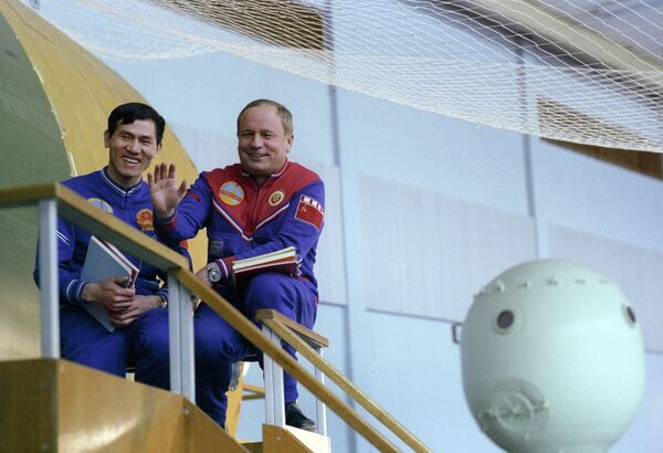 Có một ngày hai lần đi vào lịch sử Việt Nam - Sputnik Việt Nam