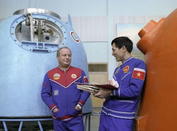 Có một ngày hai lần đi vào lịch sử Việt Nam - Sputnik Việt Nam