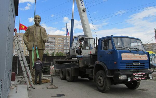 Công trình dựng tượng đài Hồ Chí Minh tại thành phố Ulyanovsk - Sputnik Việt Nam