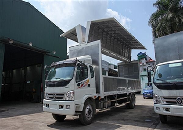 Nắp thùng xe tải mở kiểu cánh chim. - Sputnik Việt Nam