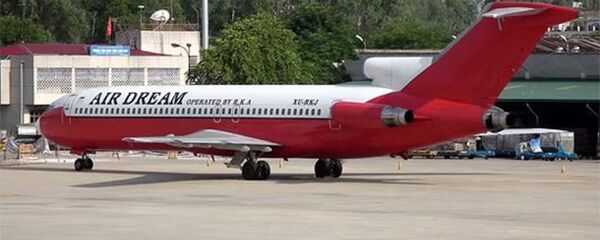 Chiếc Boeing 727 bị bỏ rơi 10 năm ở sân bay Nội Bài Chiếc Boeing 727 bị bỏ rơi 10 năm ở sân bay Nội Bài - Sputnik Việt Nam