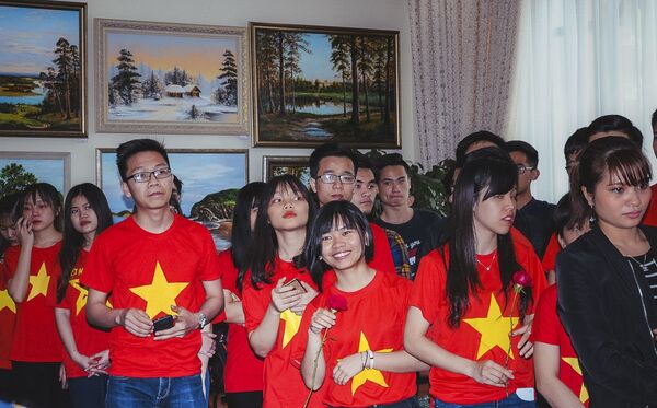 Vladivostok kỷ niệm sinh nhật lần thứ 127 của Chủ tịch Hồ Chí Minh tại “Versailles” - Sputnik Việt Nam