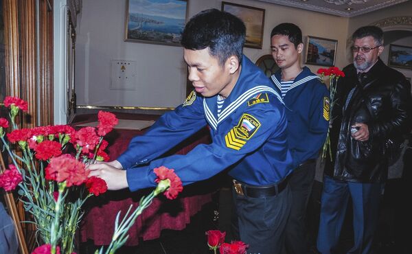 Vladivostok kỷ niệm sinh nhật lần thứ 127 của Chủ tịch Hồ Chí Minh tại “Versailles” - Sputnik Việt Nam