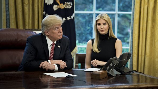 US President Donald Trump (L) and Ivanka Trump - Sputnik Việt Nam