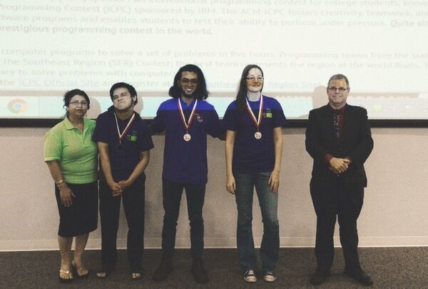 Chánh Quân, thứ 2 từ trái qua. - Sputnik Việt Nam