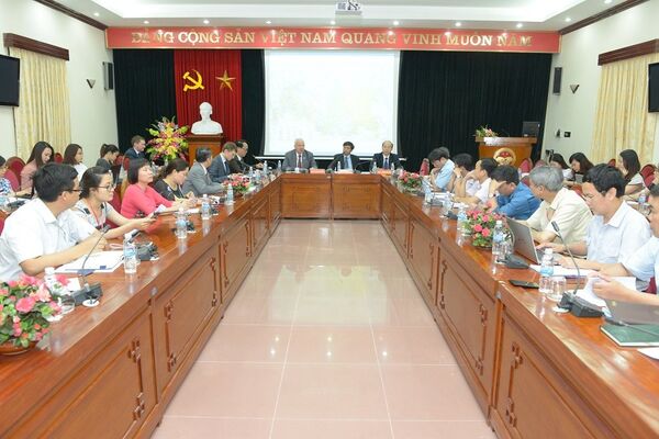 Сhiều ngày 24/5/2017, ngài Vnukov Konstantin Vasilievich, Đại sứ đặc mệnh toàn quyền Liên bang Nga tại Việt Nam thăm và làm việc tại Học viện Chính trị Quốc gia Hồ Chí Minh - Sputnik Việt Nam