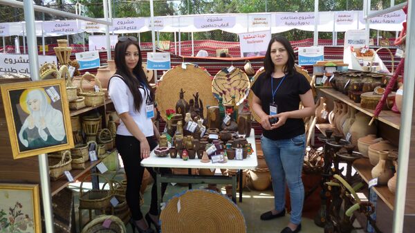 Phụ nữ Syria kiếm tiền trong chiến tranh như thế nào (Ảnh) Phụ nữ Syria kiếm tiền trong chiến tranh như thế nào (Ảnh) - Sputnik Việt Nam